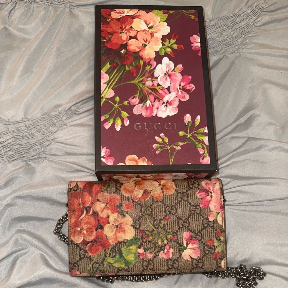 AUTHENTIC GUCCI CROSSBODY BAG